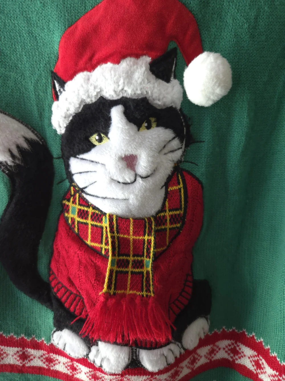 33 Degrees Holidays Ugly Sweater Green & Red Cat Holiday